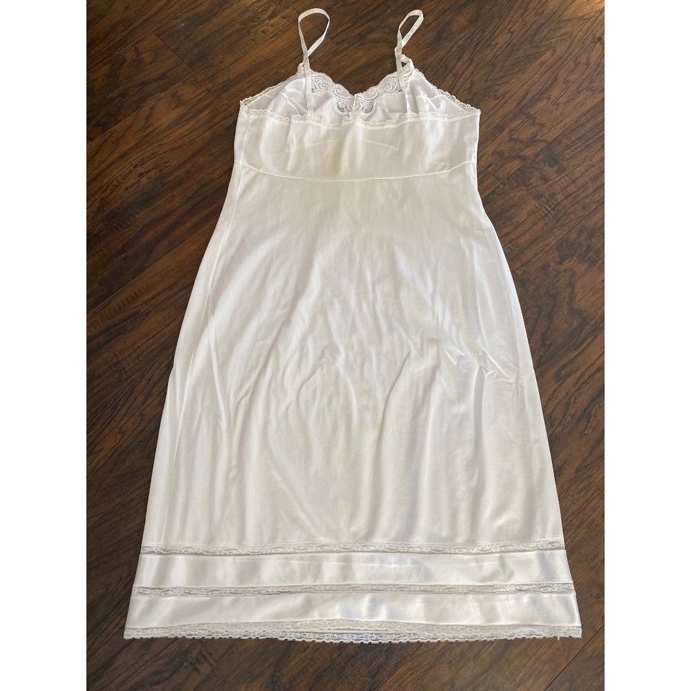 Vintage Adonna 38 Nylon Slip Dress Nightgown Farmhouse Cottage Core Lace Trim - Picture 6 of 8